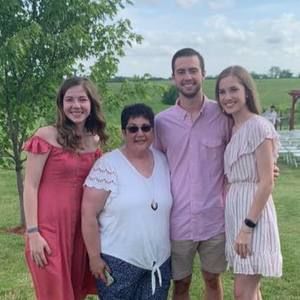 Meet your Posher, Angie